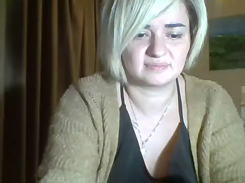 Snapshot of Wymini chatting on 10-19-25, 09:04 Wymini online show from 10-19-25, 09:04