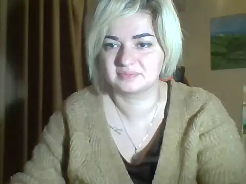 Snapshot of Wymini chatting on 10-20-25, 10:32 Wymini online show from 10-20-25, 10:32