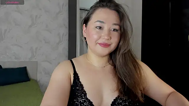 Snapshot of emilia_mur chatting on 06-16-26, 08:22 emilia mur online show from 06-16-26, 08:22