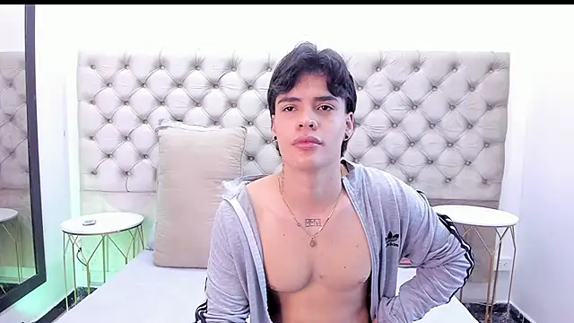 BenitoSaenz online show from 11-17-25, 12:00