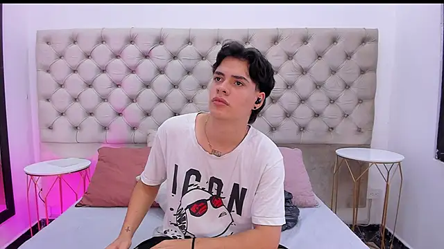 BenitoSaenz online show from 11-18-25, 11:58