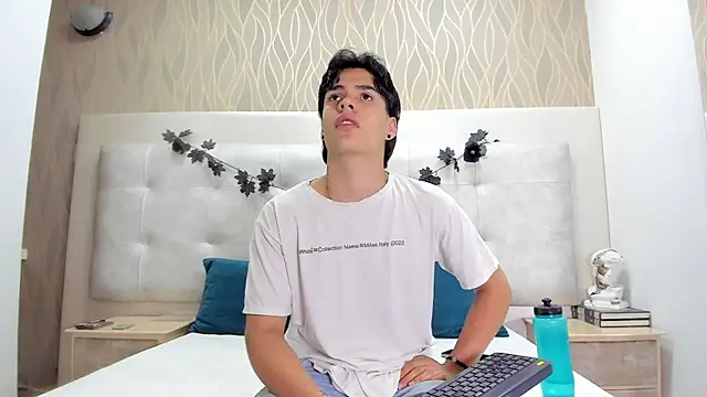 BenitoSaenz online show from 11-21-25, 12:04