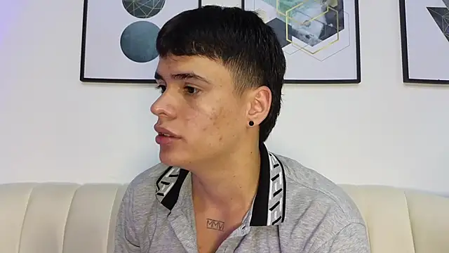 BenitoSaenz online show from 04-10-26, 12:32