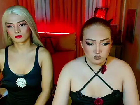 Snapshot of LillyLoveYou chatting on 07-17-26, 02:24 LillyLoveYou online show from 07-17-26, 02:24