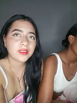 Snapshot of Chloe_Sky_love chatting on 06-06-26, 03:22 Chloe Sky love online show from 06-06-26, 03:22