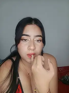 Snapshot of Chloe_Sky_love chatting on 06-12-26, 04:33 Chloe Sky love online show from 06-12-26, 04:33