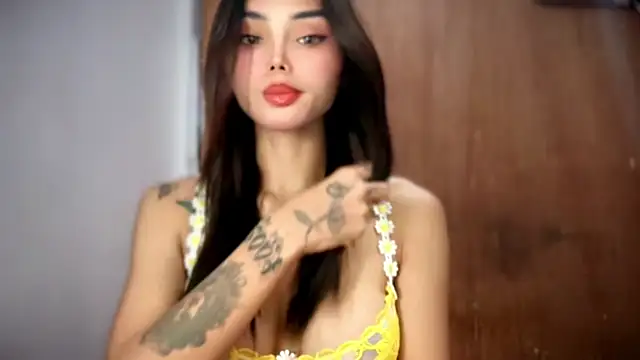 Snapshot of Angelfabxx chatting on 07-07-26, 05:43 Angelfabxx online show from 07-07-26, 05:43