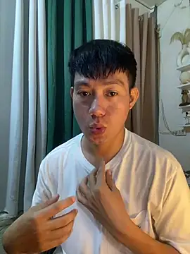 Snapshot of xshyboyx chatting on 07-18-26, 01:54 xshyboyx online show from 07-18-26, 01:54