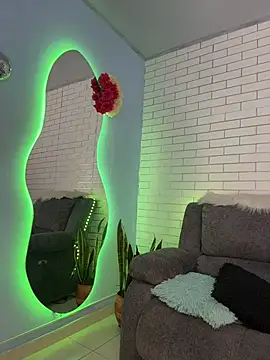 Im Fernanda online show from 10-28-25, 10:08