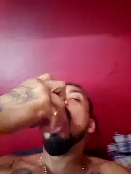 Snapshot of Cnutt310 chatting on 10-06-25, 10:51 Cnutt310 online show from 10-06-25, 10:51