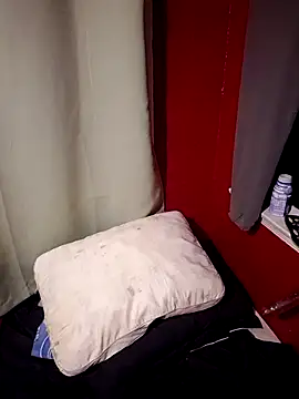 Snapshot of Cnutt310 chatting on 10-24-25, 07:49 Cnutt310 online show from 10-24-25, 07:49