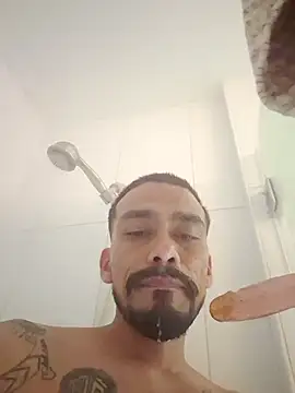 Snapshot of Cnutt310 chatting on 11-13-25, 05:28 Cnutt310 online show from 11-13-25, 05:28