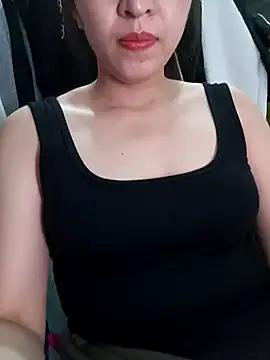 Snapshot of Ariana-Vy chatting on 11-18-25, 12:05 Ariana-Vy online show from 11-18-25, 12:05