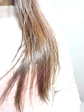 Snapshot of Ariana-Vy chatting on 11-20-25, 01:50 Ariana-Vy online show from 11-20-25, 01:50