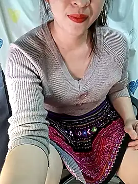 Snapshot of Ariana-Vy chatting on 12-13-25, 11:21 Ariana-Vy online show from 12-13-25, 11:21