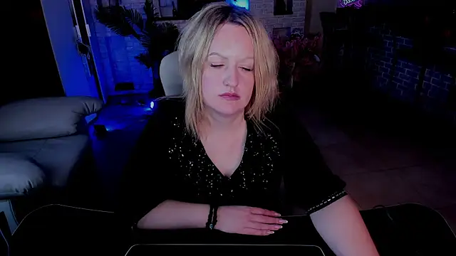 MariemLui online show from 11-07-25, 02:06