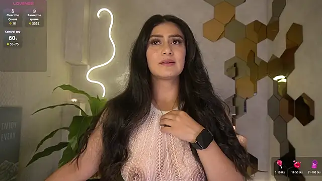 Snapshot of saritass_ chatting on 06-27-26, 12:04 saritass online show from 06-27-26, 12:04