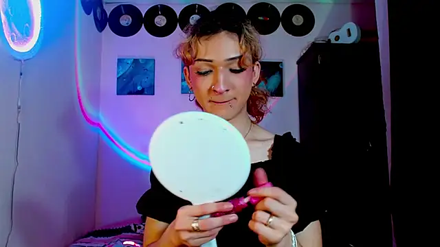 meghan devil  online show from 11-25-25, 04:01