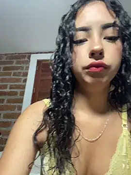 Snapshot of RosseMelody chatting on 05-30-26, 02:30 RosseMelody online show from 05-30-26, 02:30