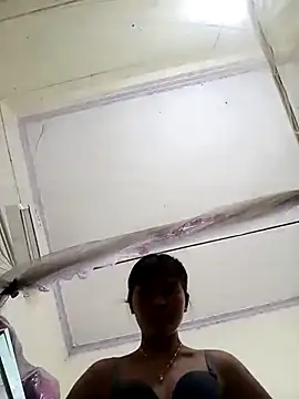 Snapshot of Ocnguyety chatting on 10-29-25, 02:14 Ocnguyety online show from 10-29-25, 02:14