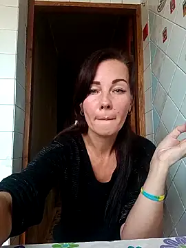 Snapshot of Adeline3302 chatting on 09-24-25, 01:14 Adeline3302 online show from 09-24-25, 01:14