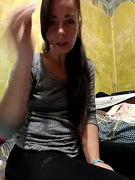 Snapshot of Adeline3302 chatting on 10-05-25, 04:05 Adeline3302 online show from 10-05-25, 04:05