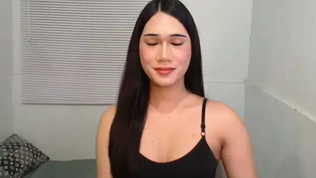 Snapshot of Leighs_Celine chatting on 02-25-26, 05:33 Leighs Celine online show from 02-25-26, 05:33