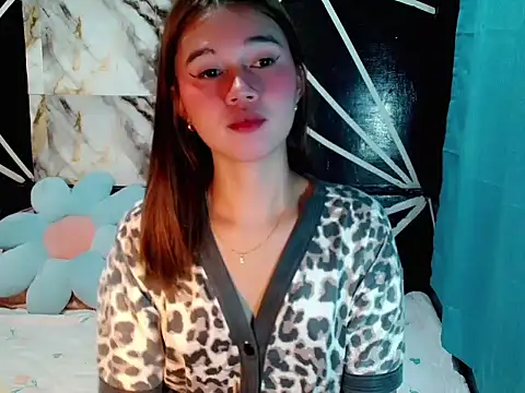 Snapshot of urgirl_mikah chatting on 02-07-26, 12:47 urgirl mikah online show from 02-07-26, 12:47