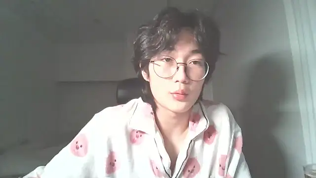 Snapshot of imurboy chatting on 10-13-25, 05:24 imurboy online show from 10-13-25, 05:24