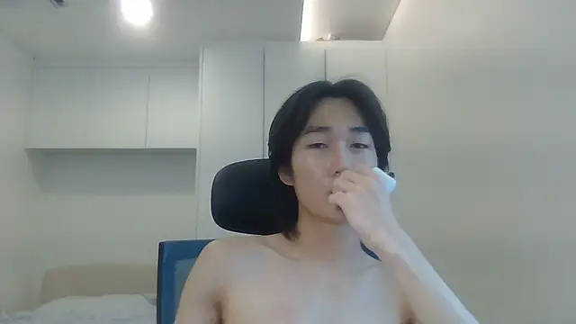 Snapshot of imurboy chatting on 07-18-26, 04:16 imurboy online show from 07-18-26, 04:16