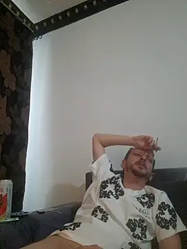 Snapshot of raducori chatting on 03-01-26, 05:20 raducori online show from 03-01-26, 05:20