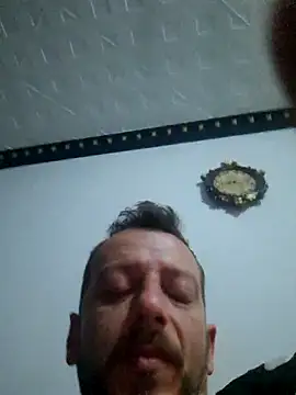 Snapshot of raducori chatting on 03-13-26, 11:00 raducori online show from 03-13-26, 11:00