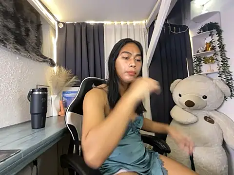 Snapshot of Sweetasian_cum chatting on 09-17-25, 04:30 Sweetasian cum online show from 09-17-25, 04:30