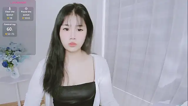 Snapshot of -Rose-Lucky- chatting on 11-05-25, 01:16 -Rose-Lucky- online show from 11-05-25, 01:16