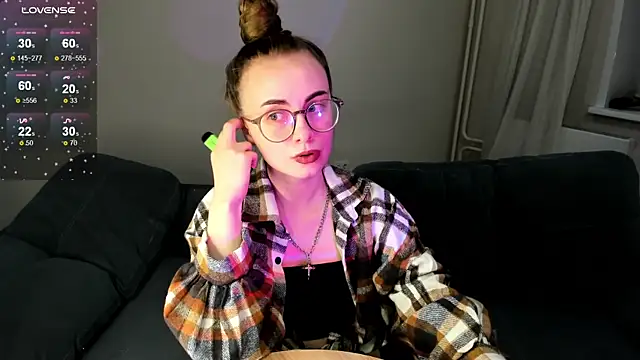 MewStella online show from 11-13-25, 04:50