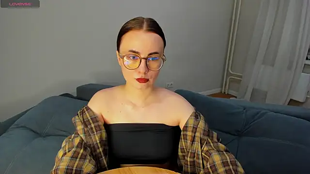 MewStella online show from 04-27-26, 03:21