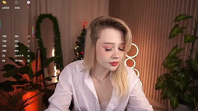 LauraWifeness online show from 01-12-26, 05:56