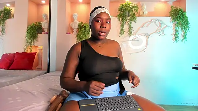 NanyMoreno online show from 11-19-25, 12:16