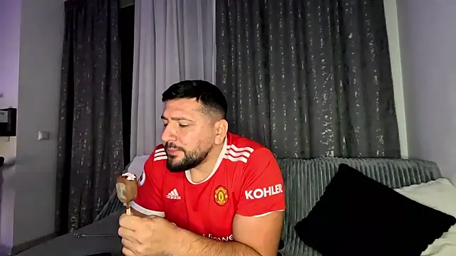 Gold Alpha Boy online show from 09-29-25, 08:13