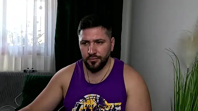 Gold Alpha Boy online show from 04-04-26, 12:46