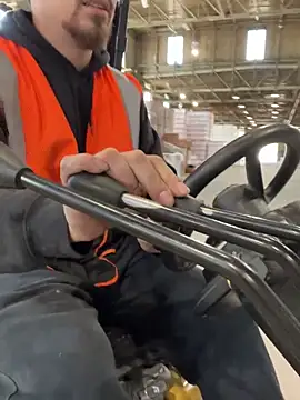 Snapshot of PuttieIn chatting on 04-29-26, 06:03 PuttieIn online show from 04-29-26, 06:03