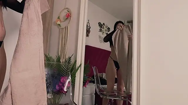 Ali yv online show from 11-22-25, 07:07