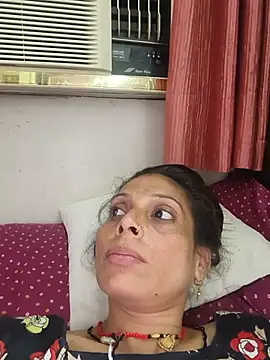 Snapshot of ISHANI-SINGH chatting on 07-13-26, 01:03 ISHANI-SINGH online show from 07-13-26, 01:03