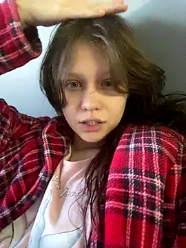 Snapshot of Lunliss chatting on 09-24-25, 02:42 Lunliss online show from 09-24-25, 02:42