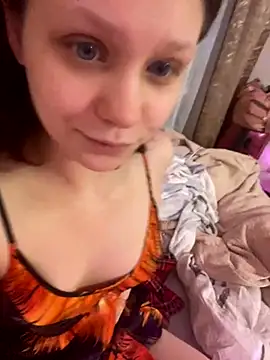 Snapshot of Lunliss chatting on 11-27-25, 08:11 Lunliss online show from 11-27-25, 08:11