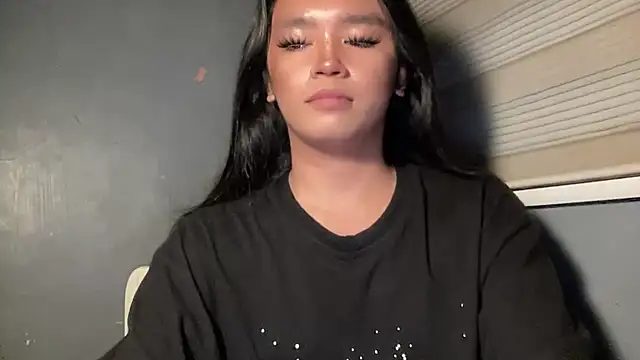 Claudia Johnson online show from 09-30-25, 04:23