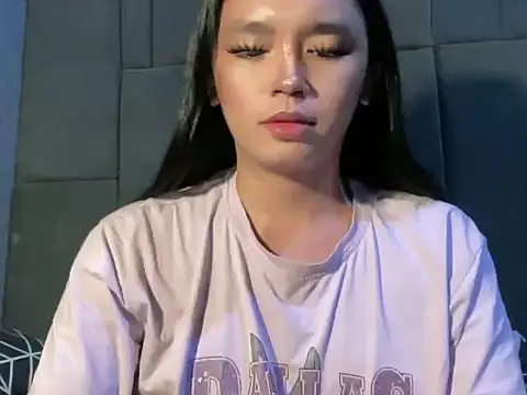 Claudia Johnson online show from 11-04-25, 06:29