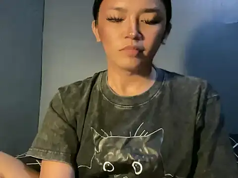 Claudia Johnson online show from 12-18-25, 05:35