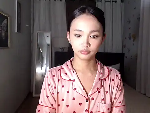 Snapshot of millany69 chatting on 01-11-26, 01:38 millany69 online show from 01-11-26, 01:38