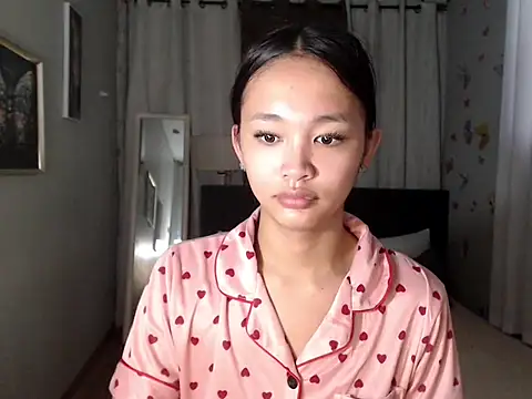 Snapshot of millany69 chatting on 01-12-26, 02:28 millany69 online show from 01-12-26, 02:28